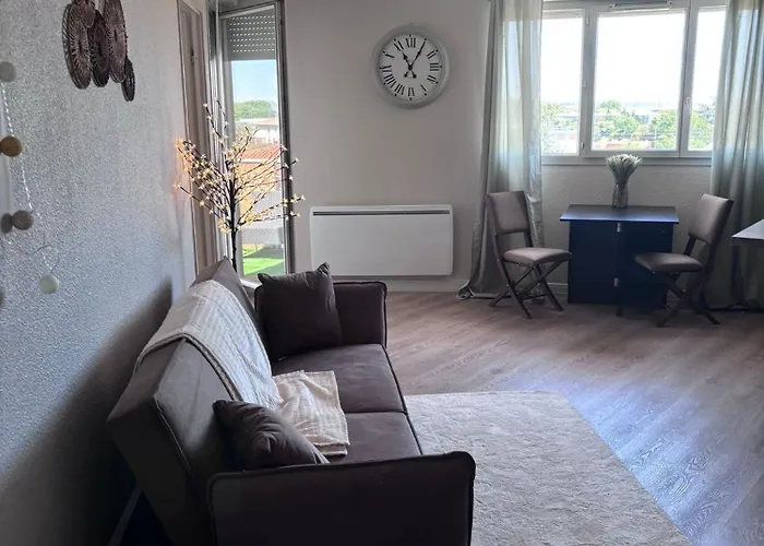 Joli T2 Metro La Vache