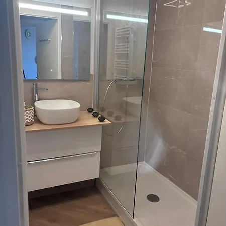 Apartamento Joli T2 Metro La Vache *